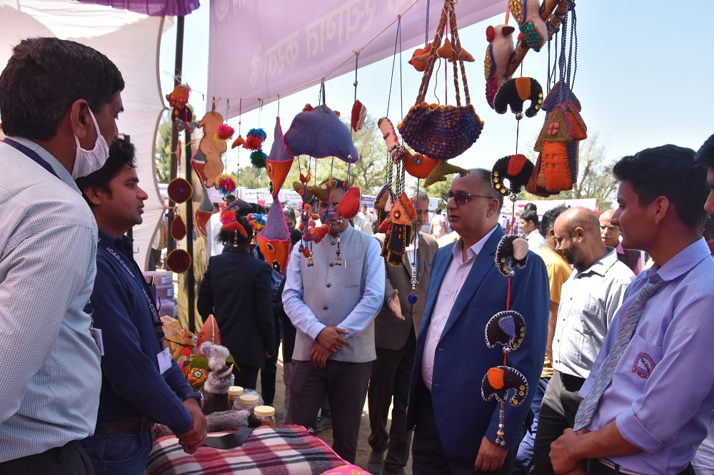 कृषि विज्ञान केन्द्र, अजमेर एवं राष्ट्रीय उष्ट्र अनुसंधान केन्द्र, बीकानेर में संस्थान की प्रदर्शनी को मिला प्रथम स्थान